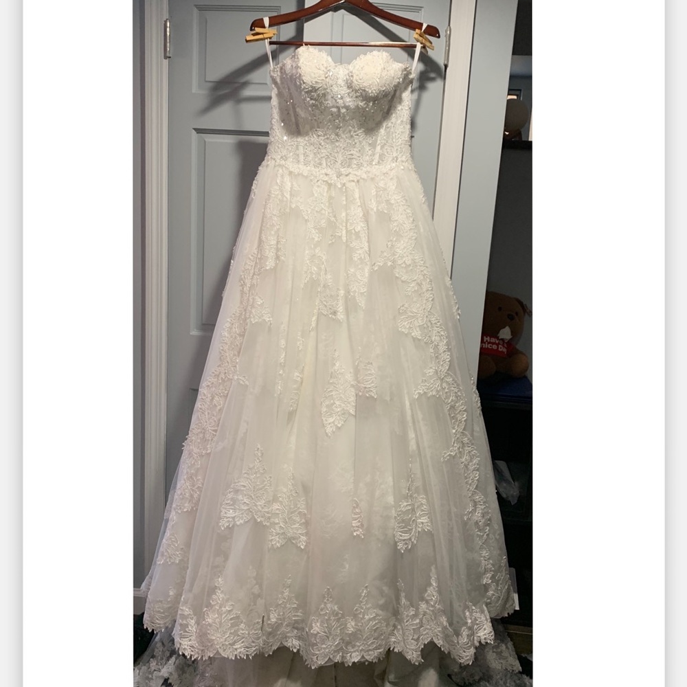 Wedding dress